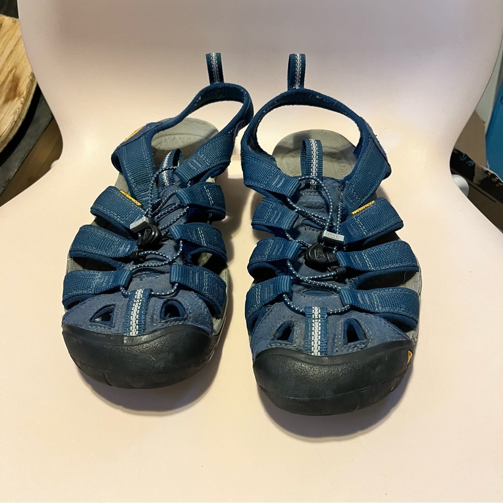 Keen Blue and Black Sport Sandals with Closed-Toe Design
